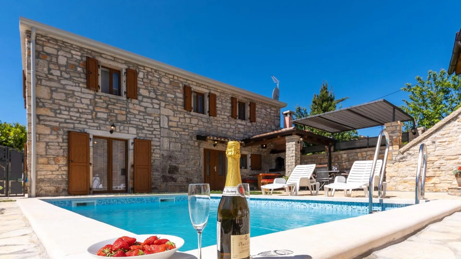 Villa Zinnia Fabci