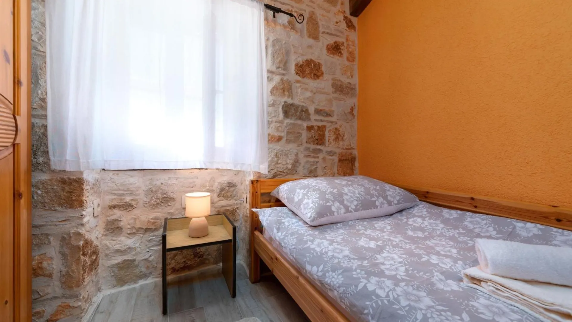 Villa Zinnia Fabci