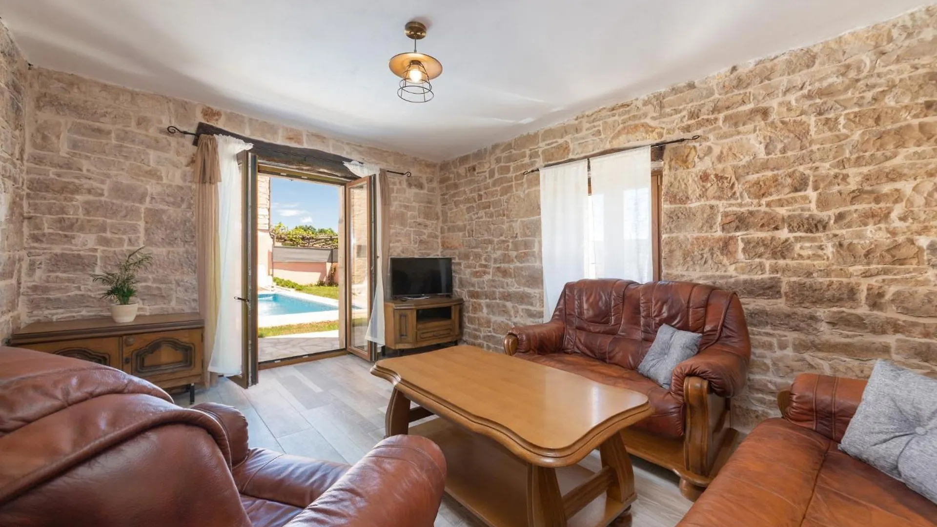 Villa Zinnia Fabci