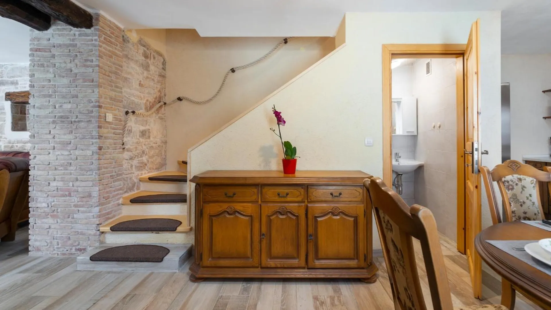 Villa Zinnia Fabci