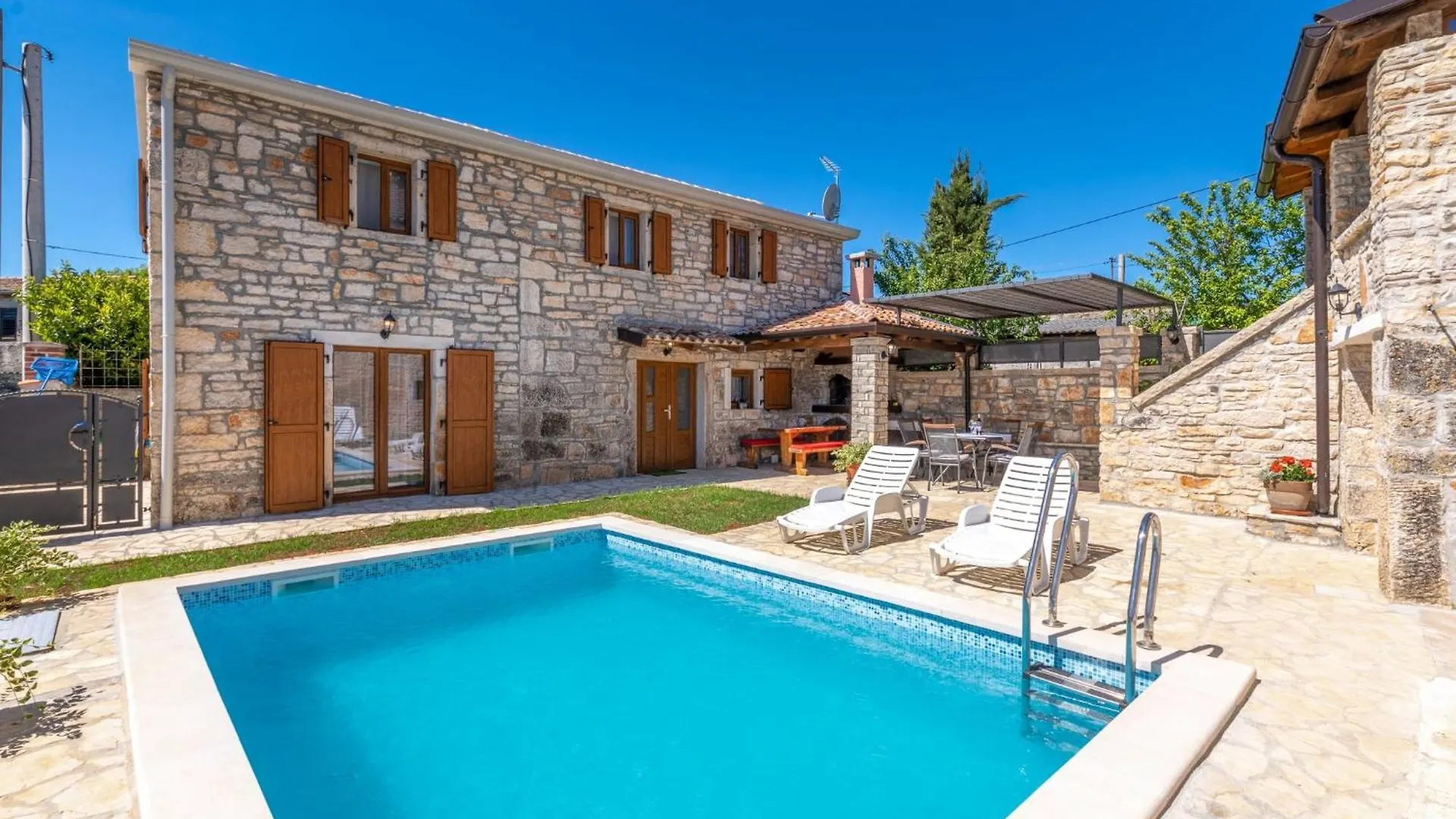 Villa Zinnia Fabci